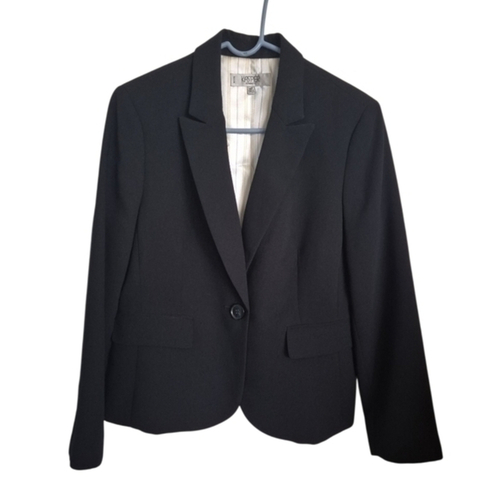 Preowned Kasper Petite Womans Black Blazer Size 14P
